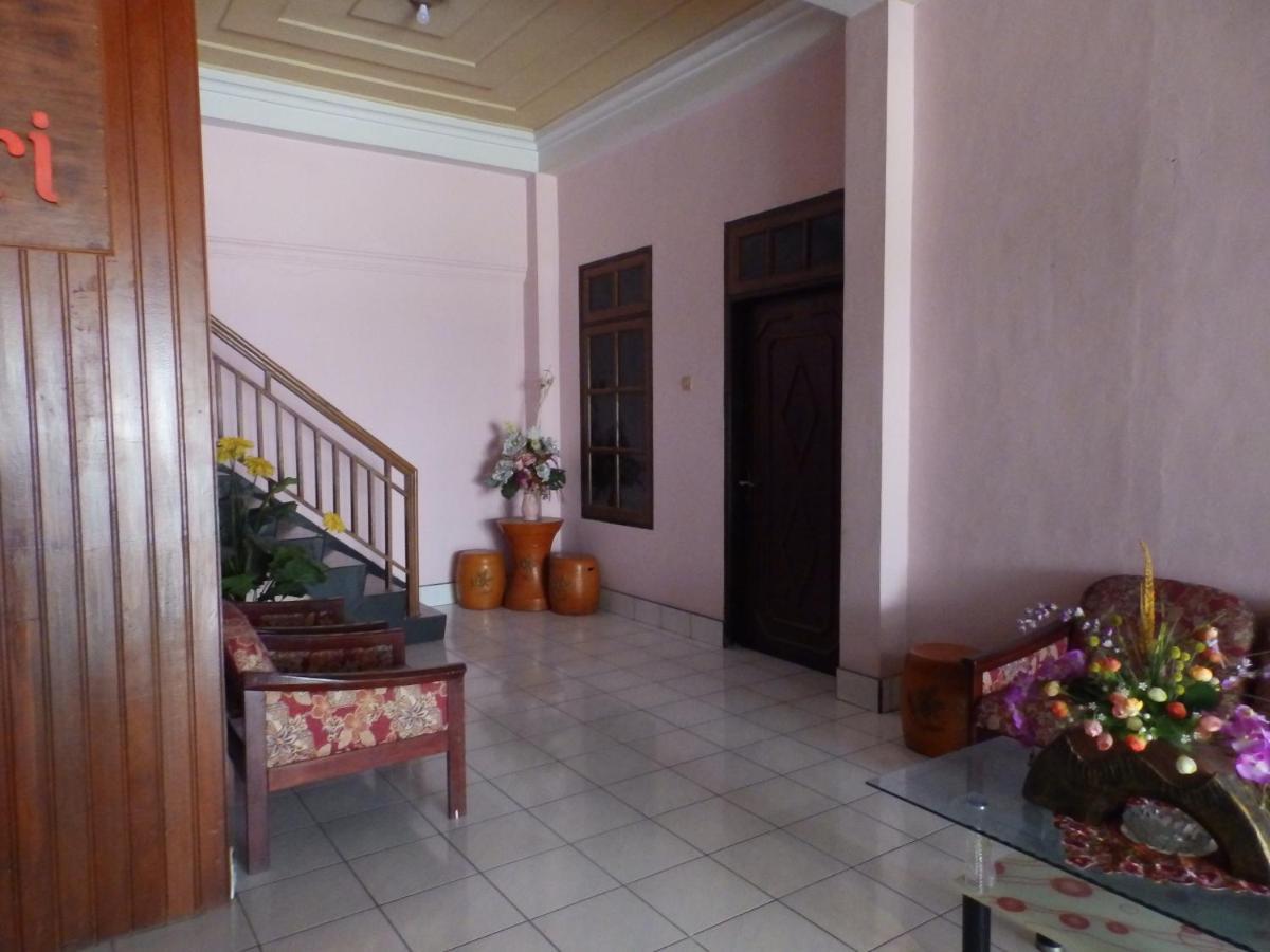 Bahari Family Hotel Bitung Exterior foto